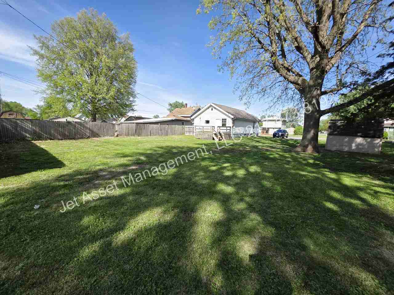 524 N Chiles St - Photo 4 of 13
