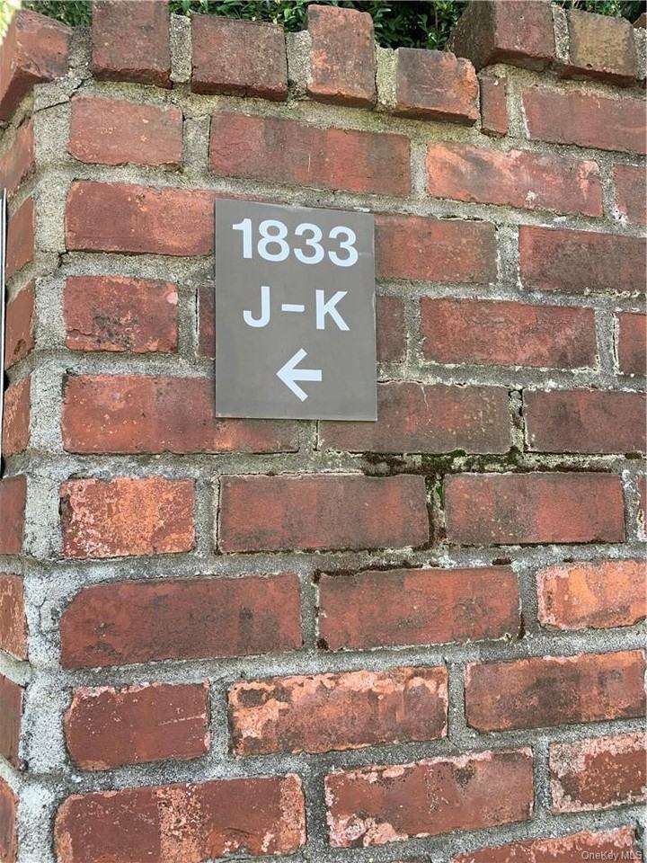 1833 Palmer Ave