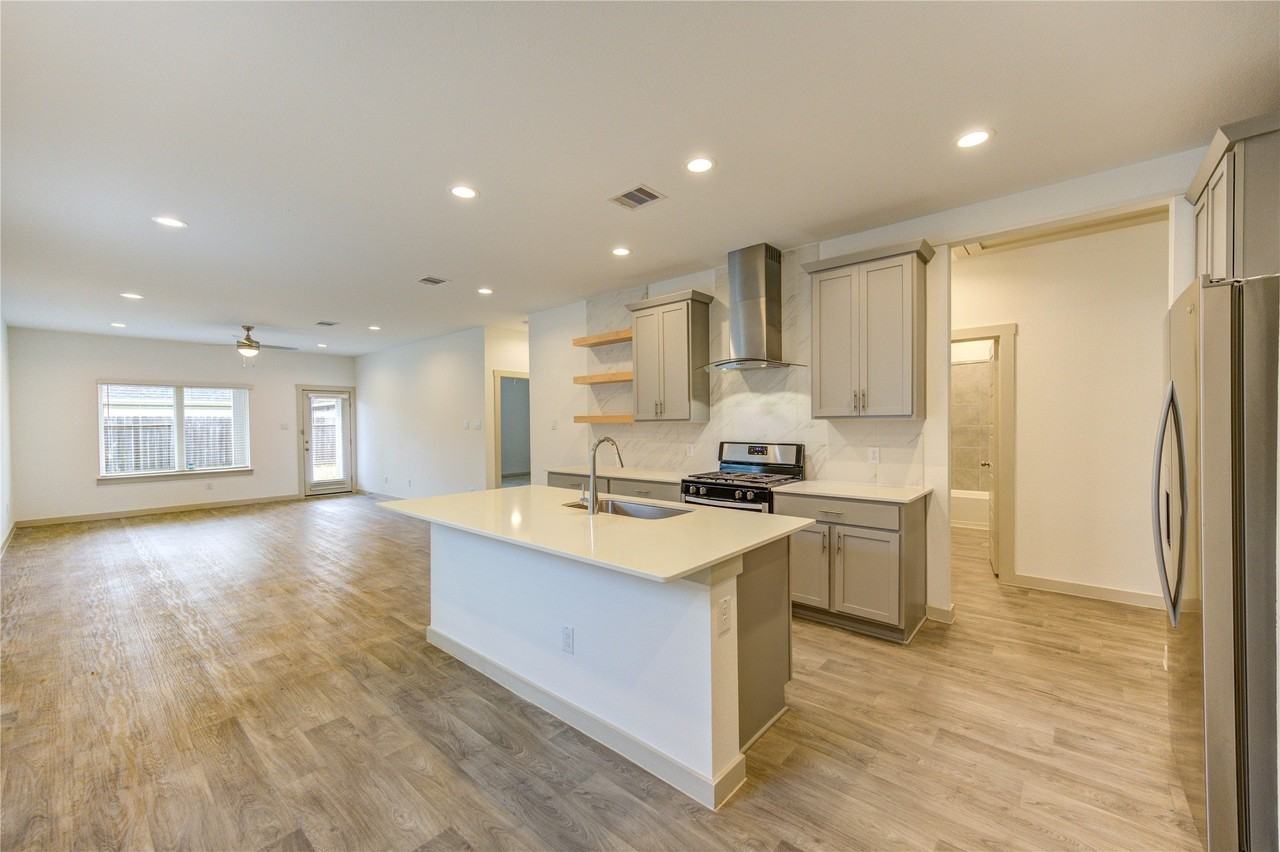 12525 Abbey House Ct - Photo 6 of 33