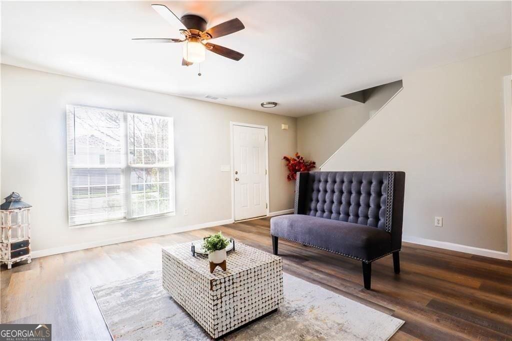 5823 Strathmoor Manor Cir - Photo 4 of 18