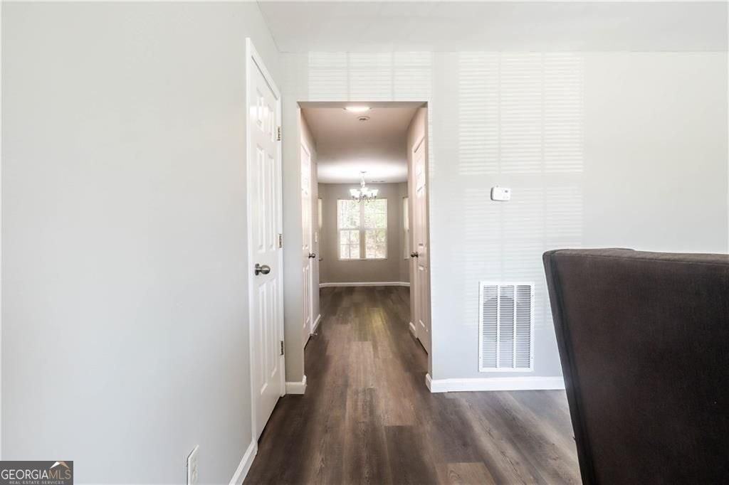 5823 Strathmoor Manor Cir - Photo 5 of 18