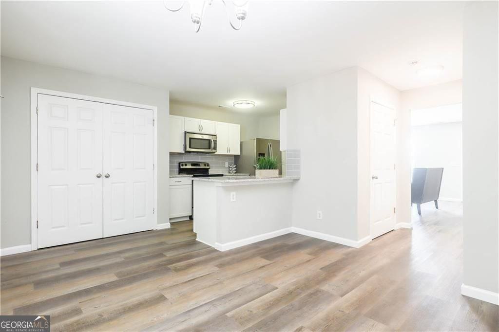 5823 Strathmoor Manor Cir - Photo 6 of 18