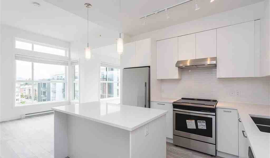 7809 209 Street #2nd Floor - Photo 6 of 16