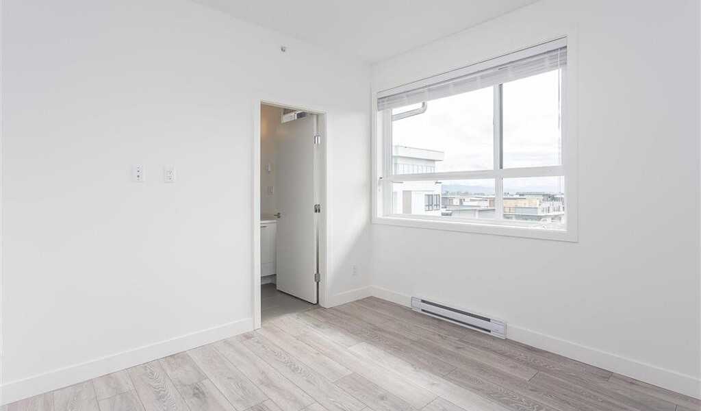 7809 209 Street #2nd Floor - Photo 7 of 16