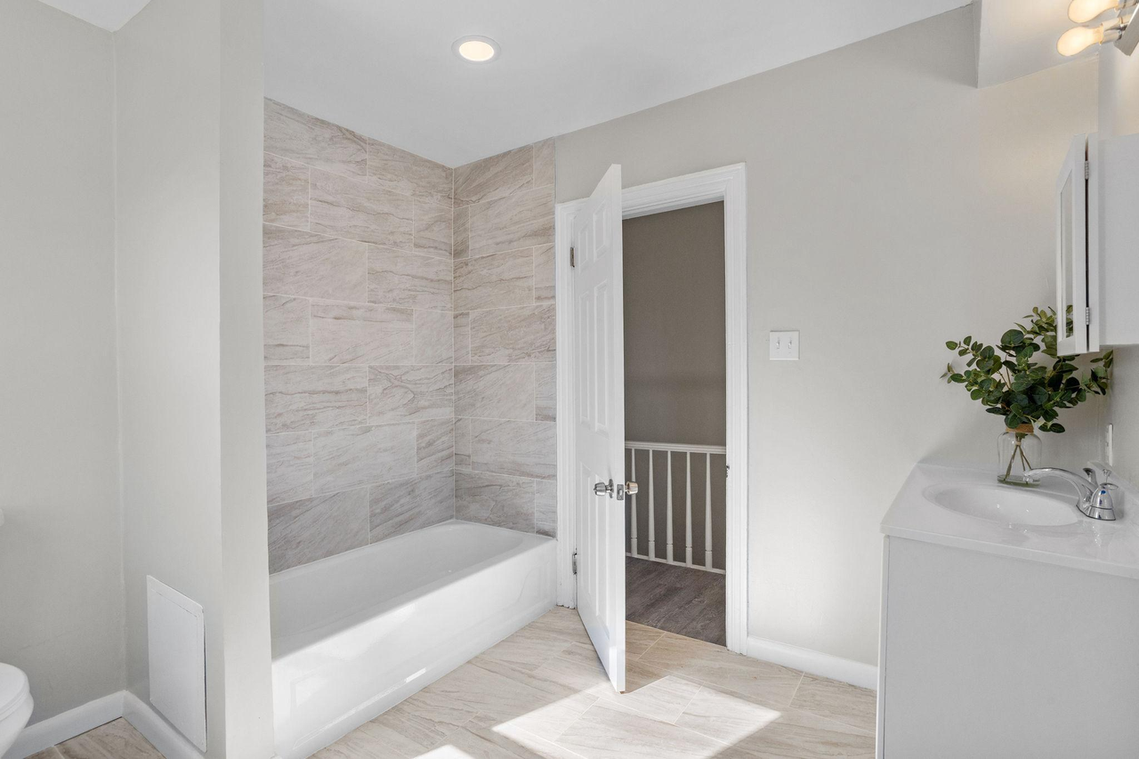 415 Wood St #1 - Photo 4 of 15