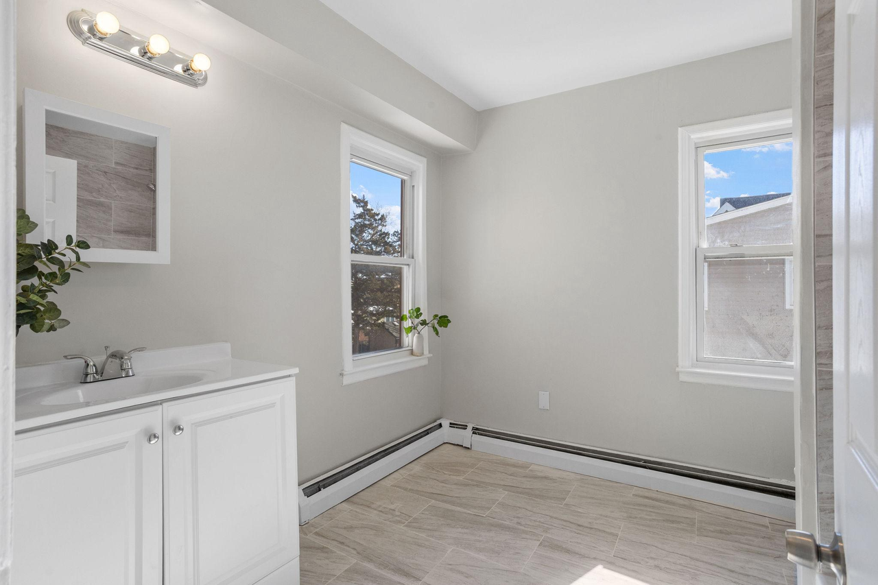 415 Wood St #1 - Photo 5 of 15