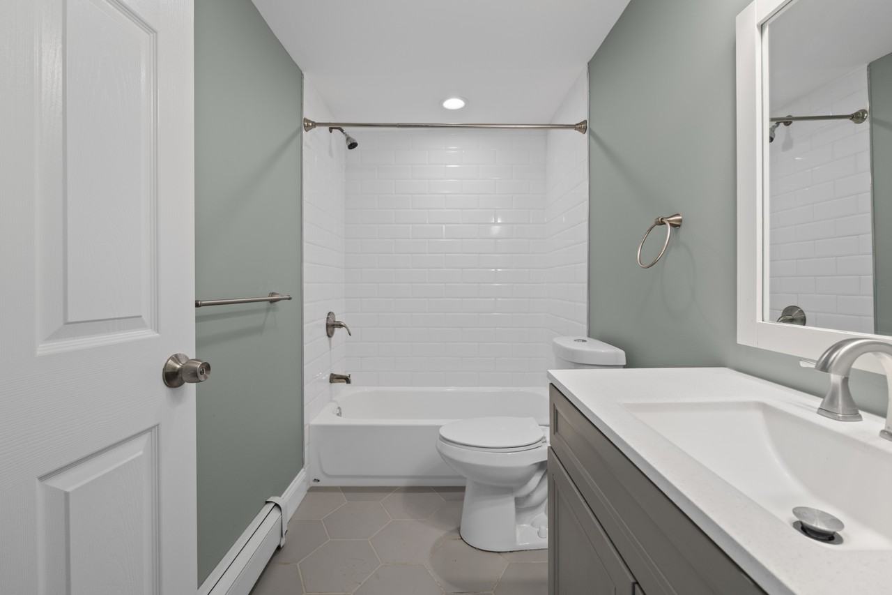 341 Harrison Ave #1 - Photo 7 of 11
