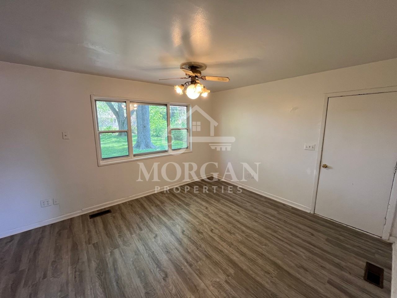 1924 Kerrwood Dr - Photo 3 of 8