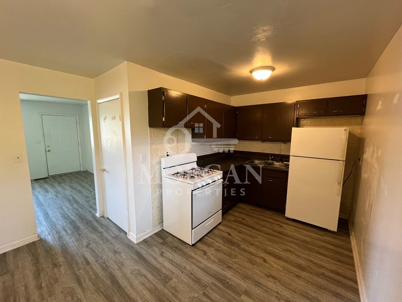 1924 Kerrwood Dr - Photo 4 of 8