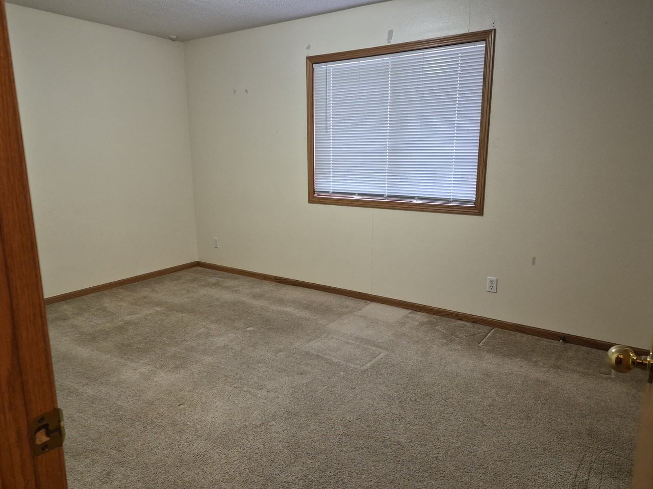 3507 Queen Dr Sw #7 - Photo 2 of 24