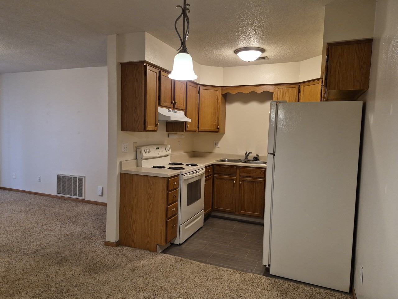 3507 Queen Dr Sw #7 - Photo 5 of 24