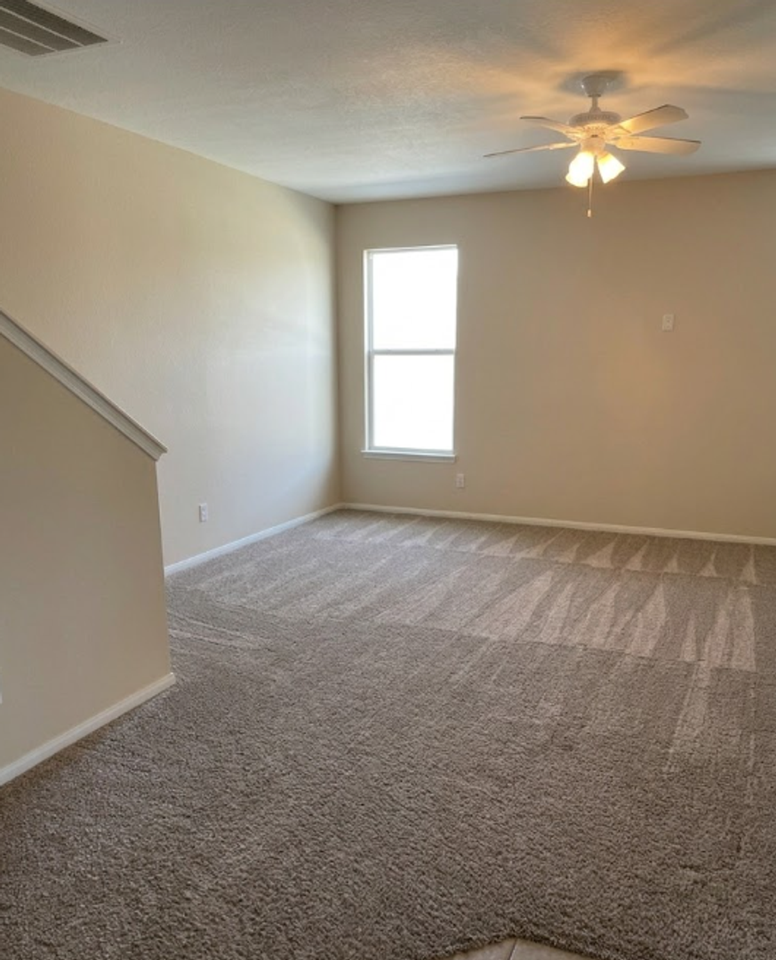 413 E Gemini Ln - Photo 3 of 15