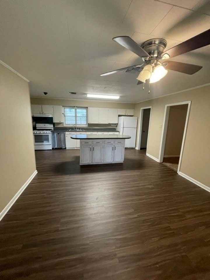 127 Allister Rd - Photo 3 of 16