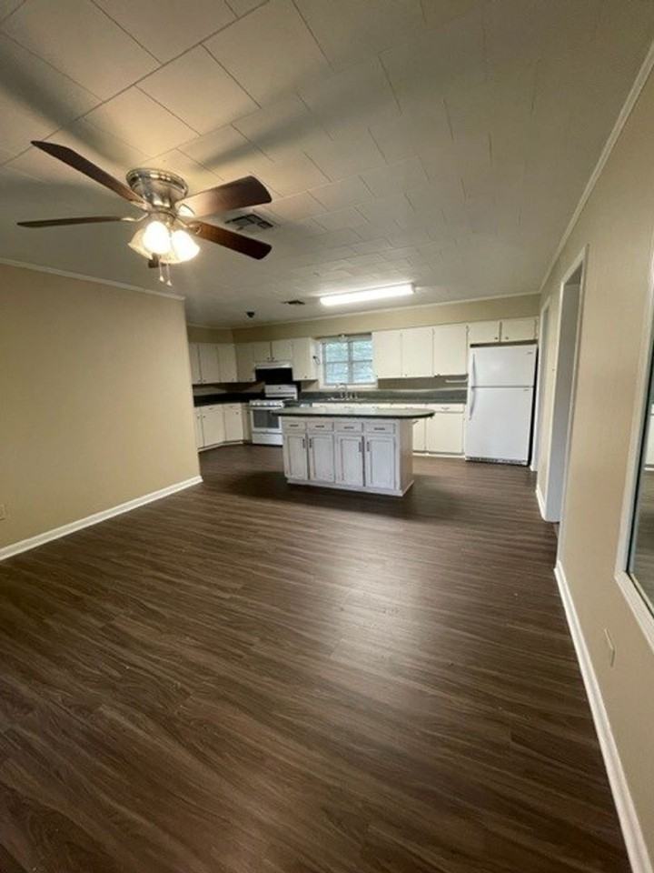 127 Allister Rd - Photo 4 of 16