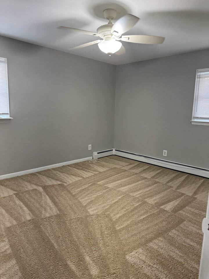 605 W Grand Ave #2 - Photo 7 of 9