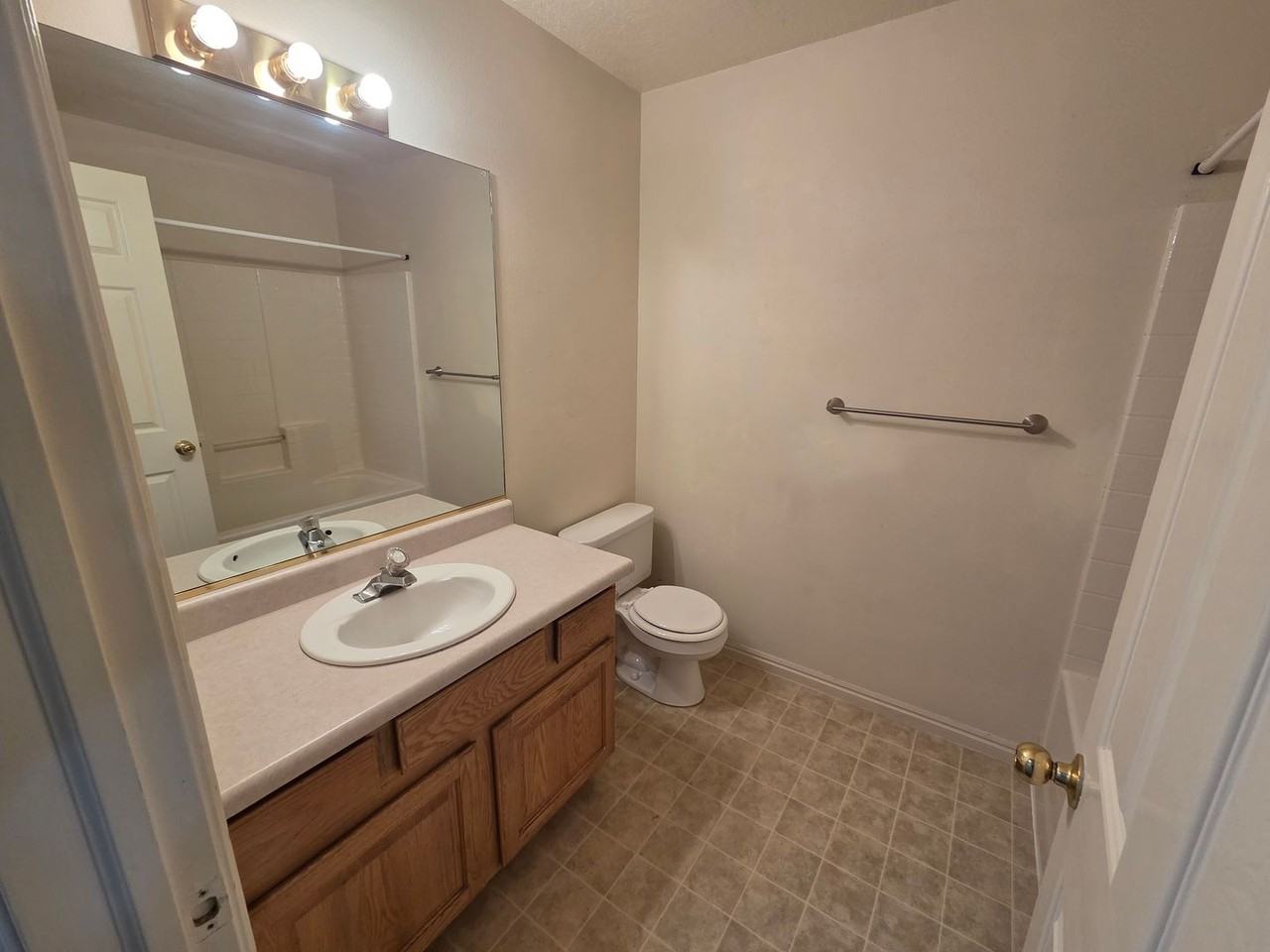 165 N 300 E - Photo 4 of 13
