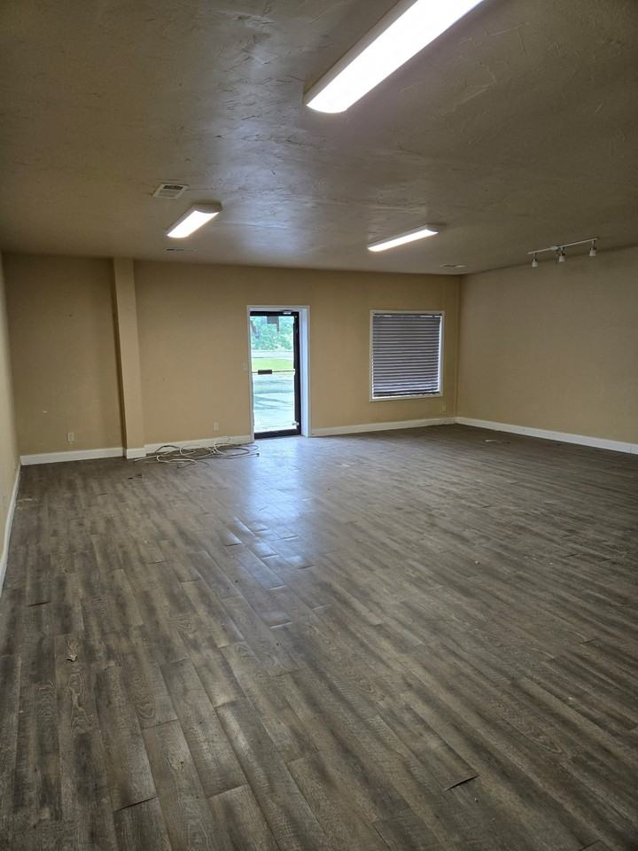 4006 Texoma Pkwy #105 - Photo 4 of 7