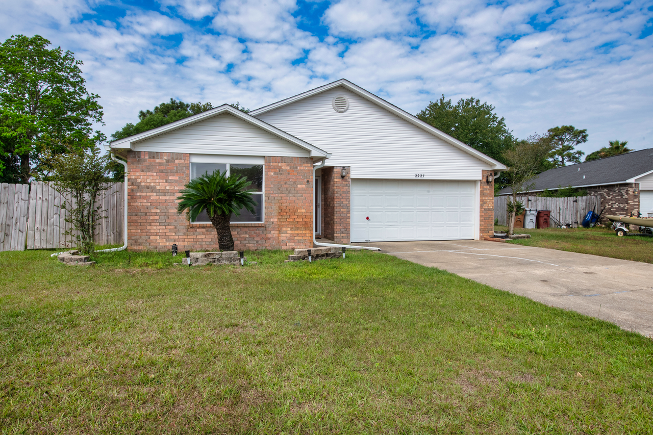 2227 Parker Place Ct - Photo 3 of 32