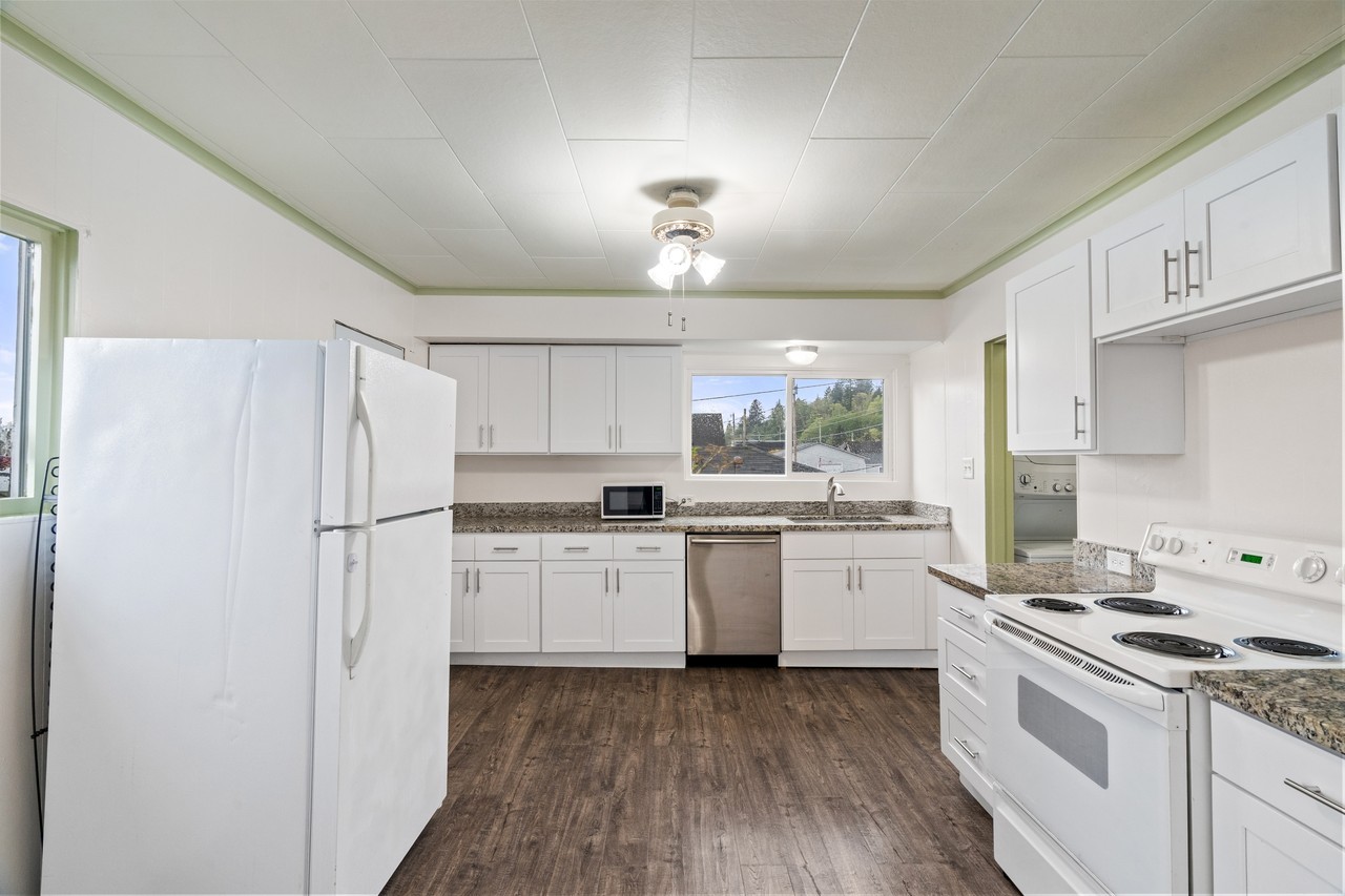 2515 1/2 Sumner Ave #2 - Photo 3 of 17
