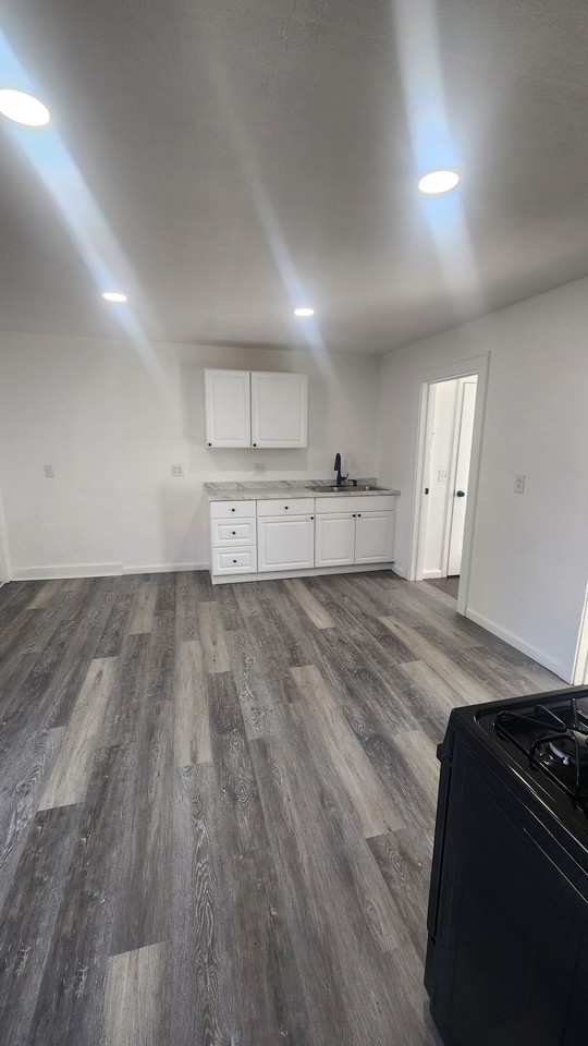 204 Townsend St #1 - Photo 2 of 7