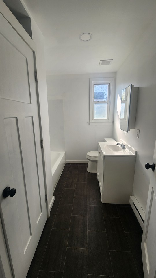 204 Townsend St #1 - Photo 3 of 7