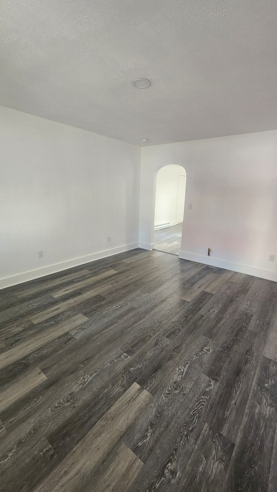 204 Townsend St #1 - Photo 6 of 7