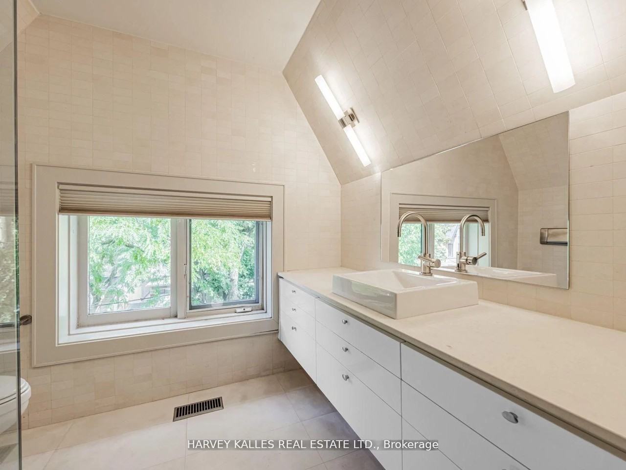 80 Hazelton Avenue - Photo 32
