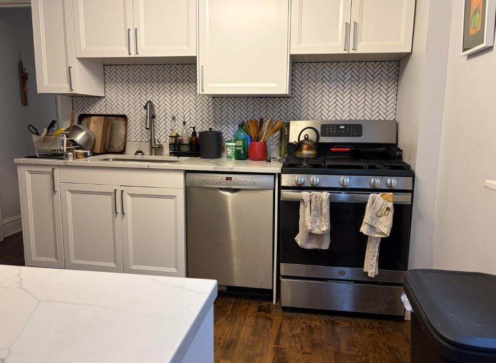 W Gunnison St & N Sheridan Rd - Photo 2 of 25