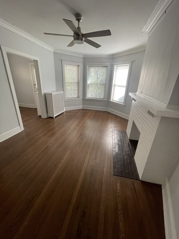 W Gunnison St & N Sheridan Rd - Photo 4 of 25