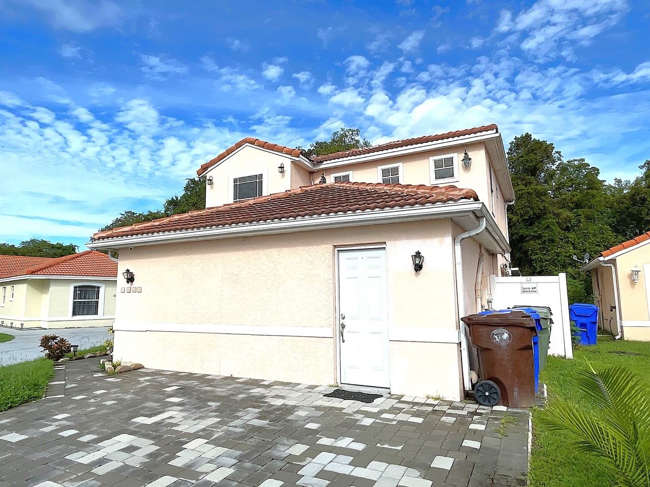 2348 Cordova Ct #1 - Photo 2 of 26