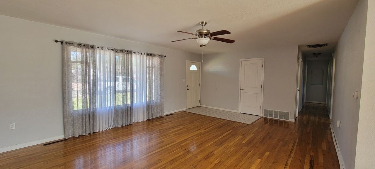 108 Cottage Ln - Photo 5 of 24