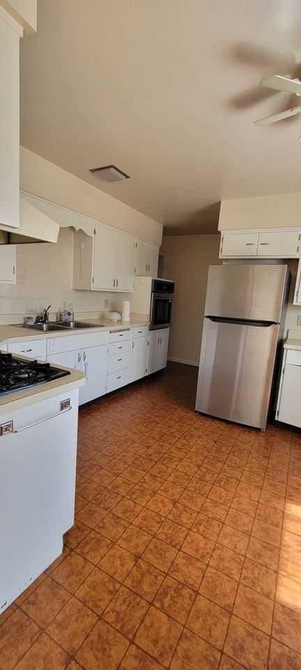 108 Cottage Ln - Photo 7 of 24