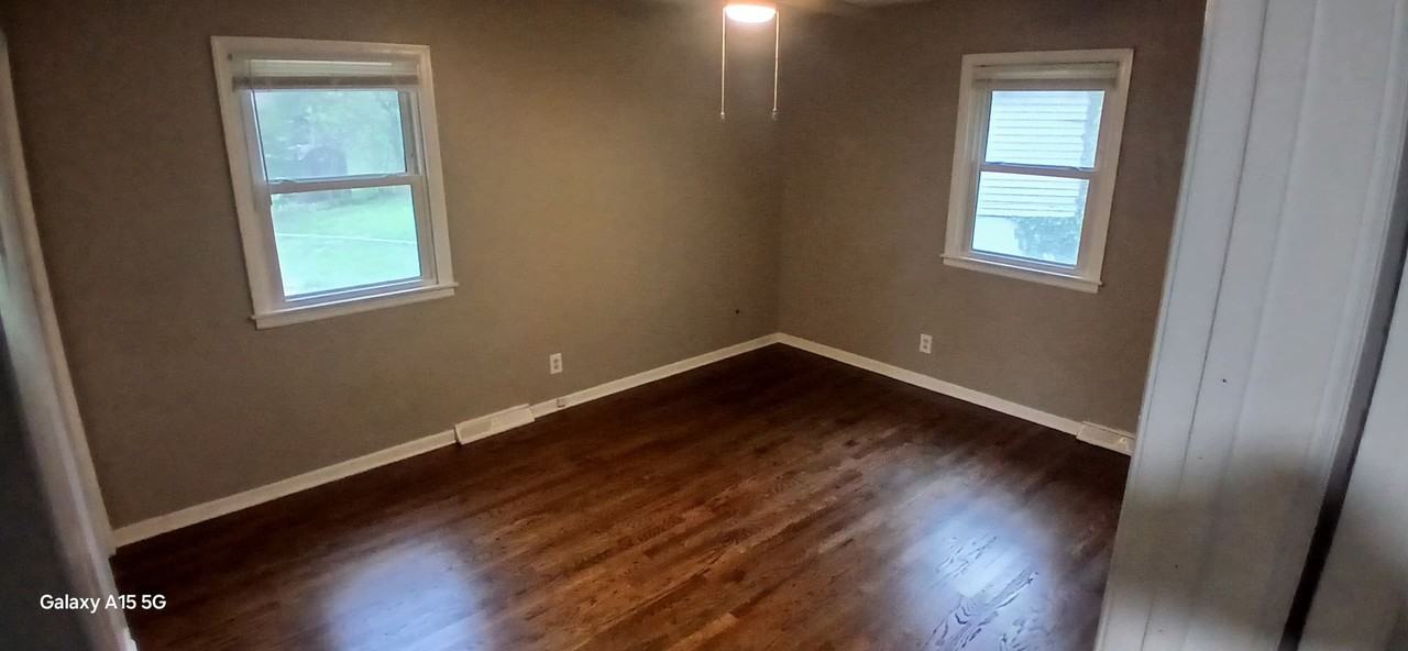 7201 Hardy Ave - Photo 2 of 36