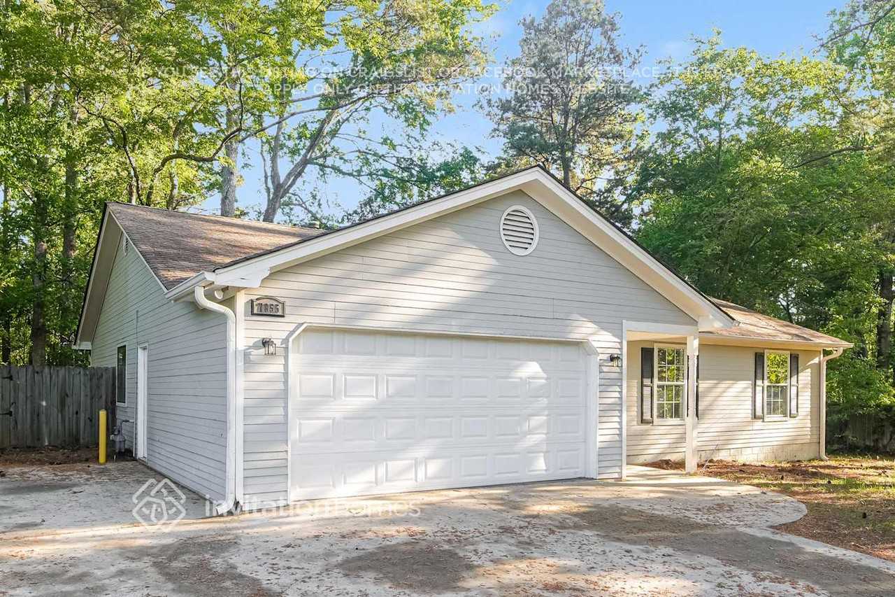 7855 Dogwood Way - Photo 3 of 17
