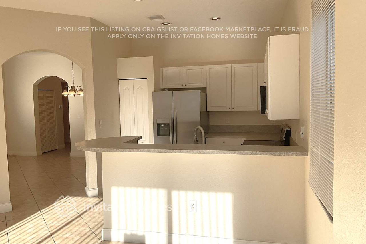 859 Sw 155th Ct - Photo 5 of 17