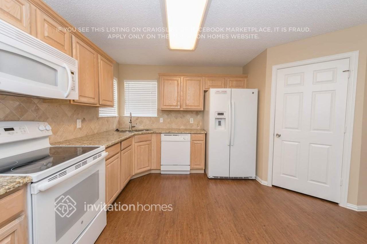 5010 Ridgefield Ct - Photo 5 of 20