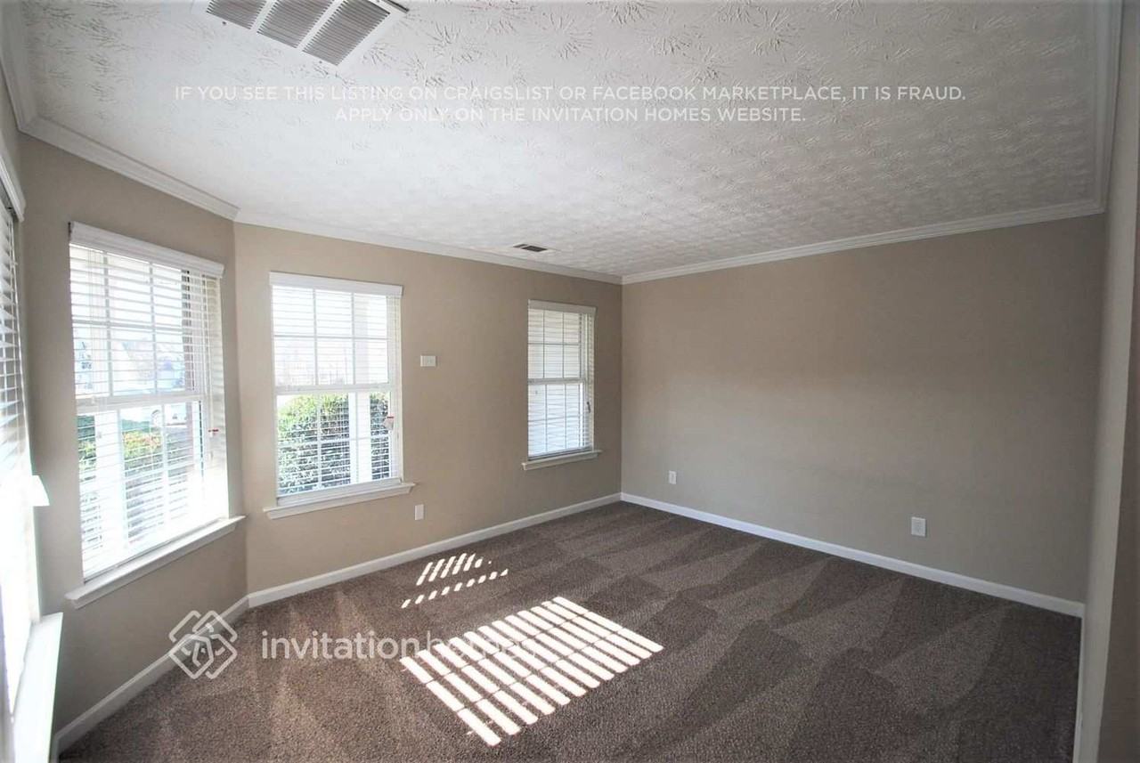 1751 Sydney Mill Ct - Photo 2 of 7