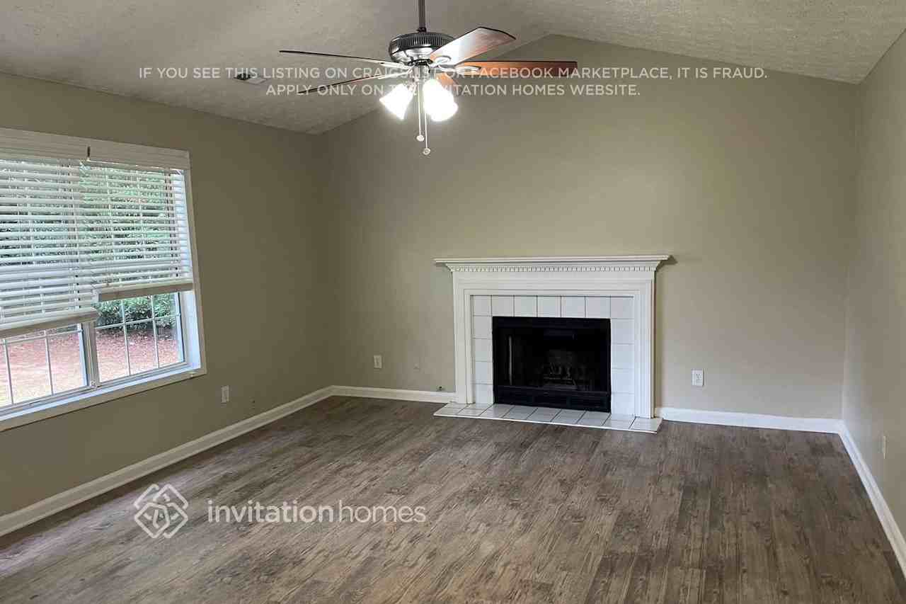 4518 Legend Hollow Ln - Photo 5 of 11