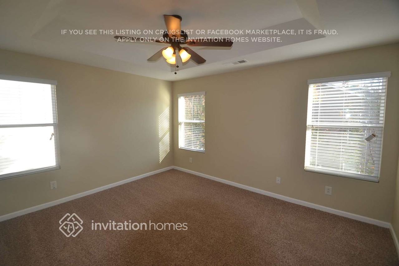 415 Sureyya Dr - Photo 5 of 11