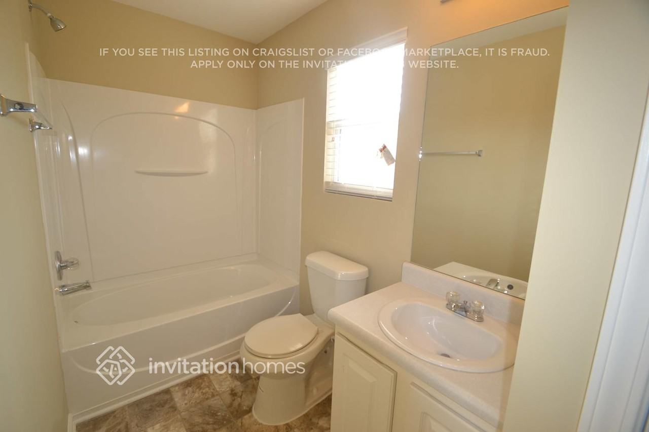 415 Sureyya Dr - Photo 7 of 11