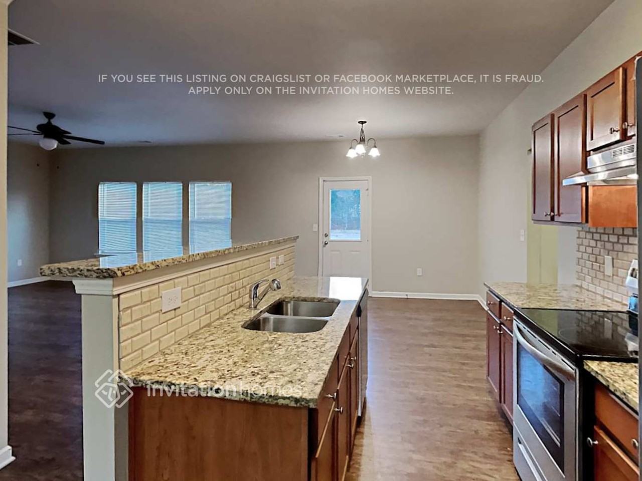 3095 Franklin St - Photo 6 of 21