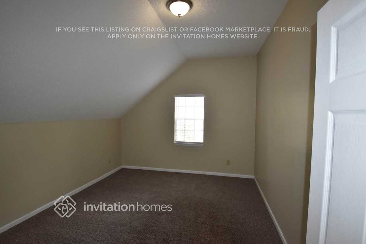 395 Oakdale Cir - Photo 7 of 17