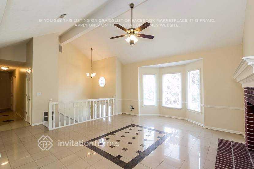 1099 Plantation Blvd Se - Photo 2 of 22