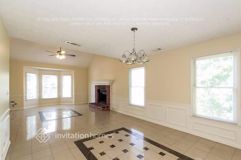 1099 Plantation Blvd Se - Photo 4 of 22