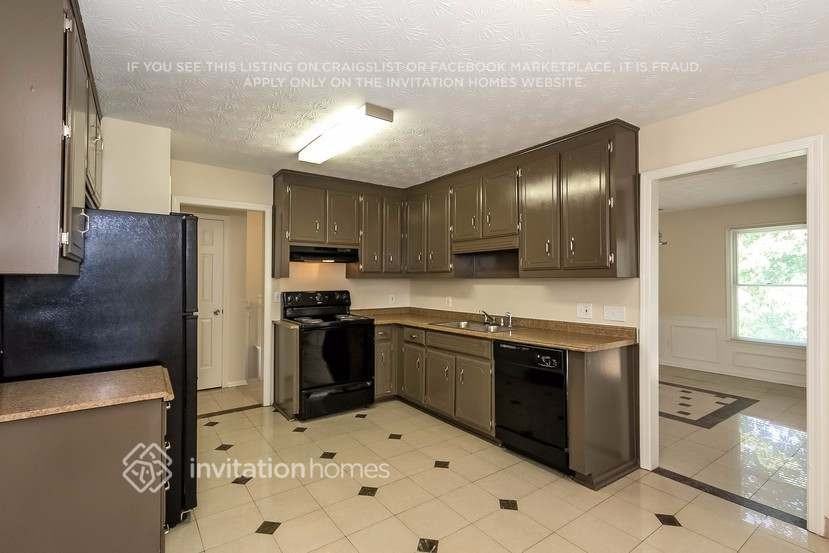 1099 Plantation Blvd Se - Photo 6 of 22