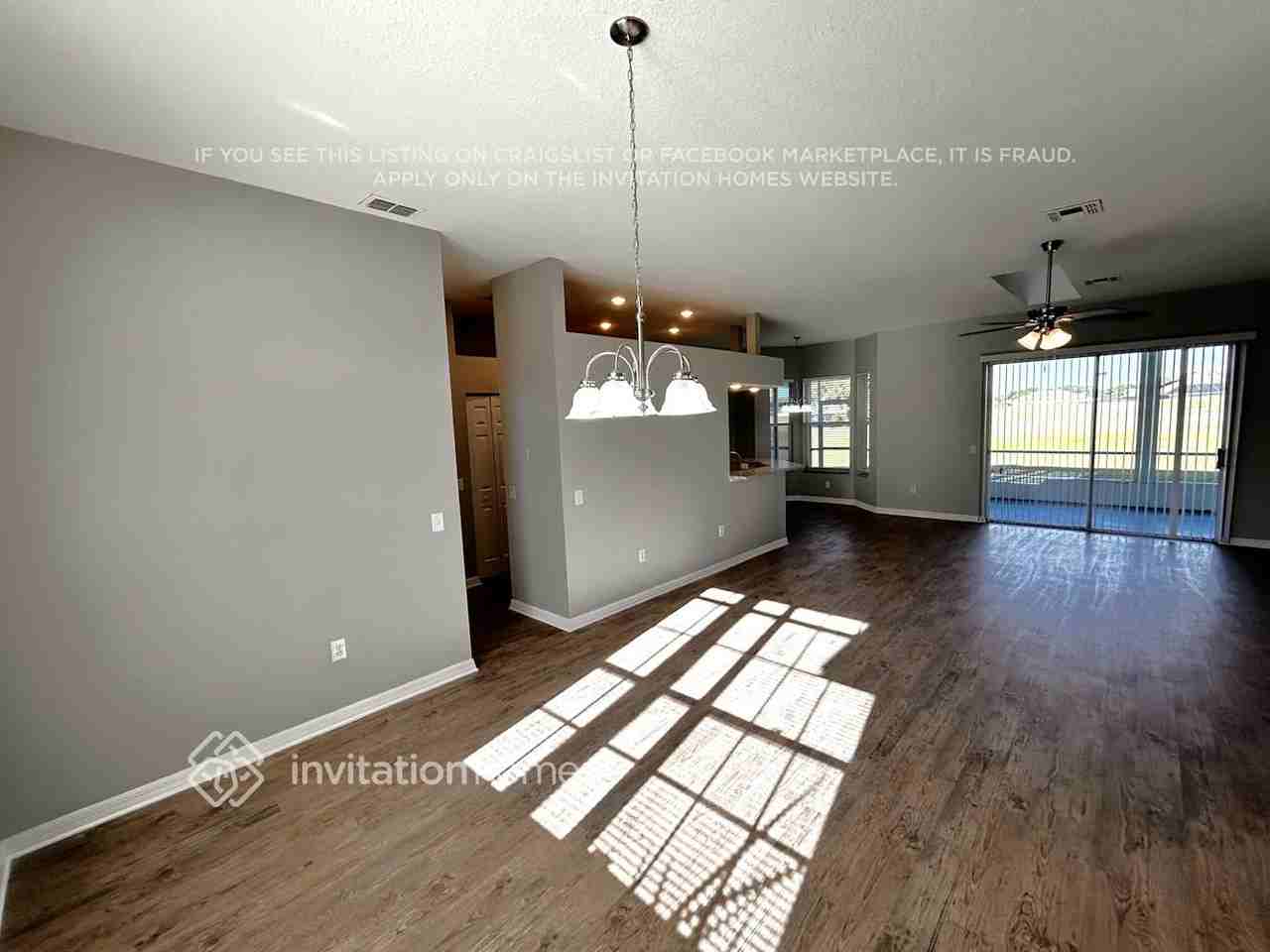 7077 Hazeltine Cir - Photo 3 of 15