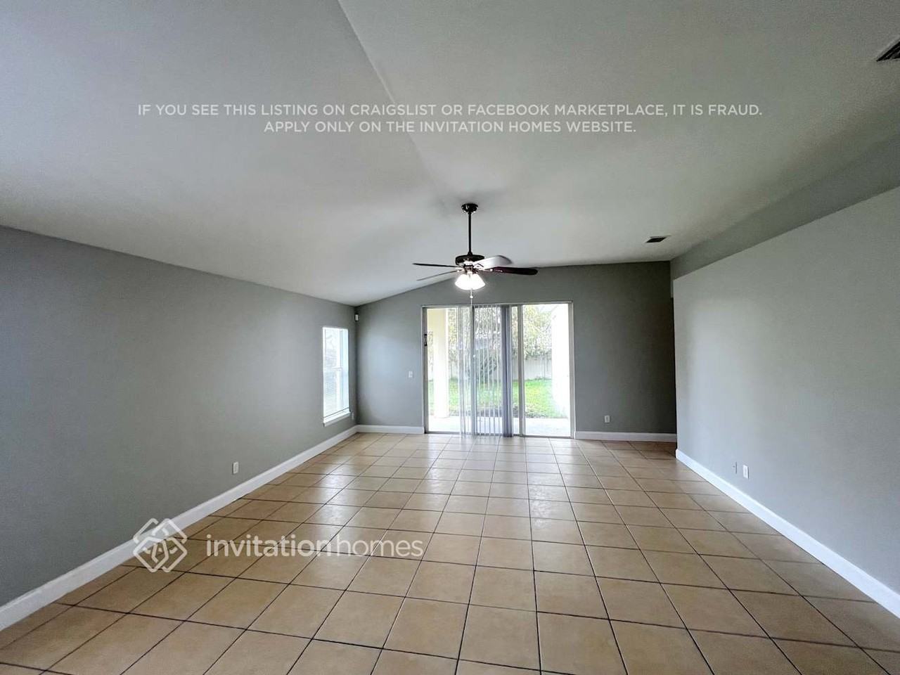 1835 Sw Dalmatian Ave - Photo 2 of 12