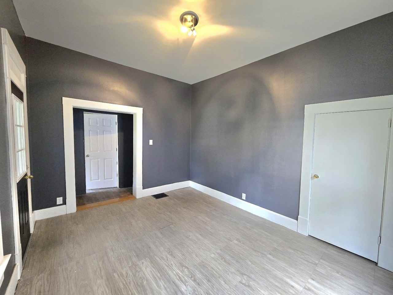 435 S 18th St #1 - Photo 5 of 8