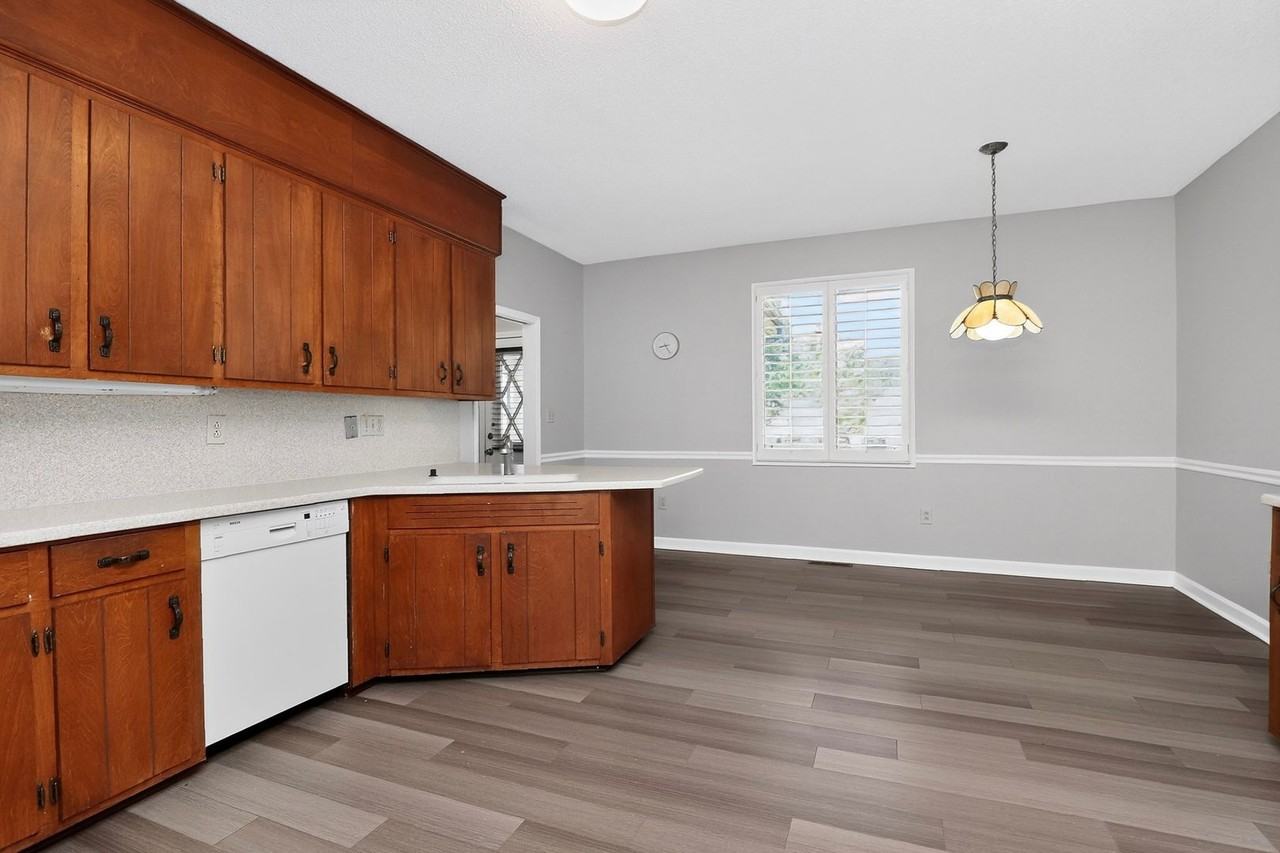 8109 Reames Rd - Photo 4 of 25