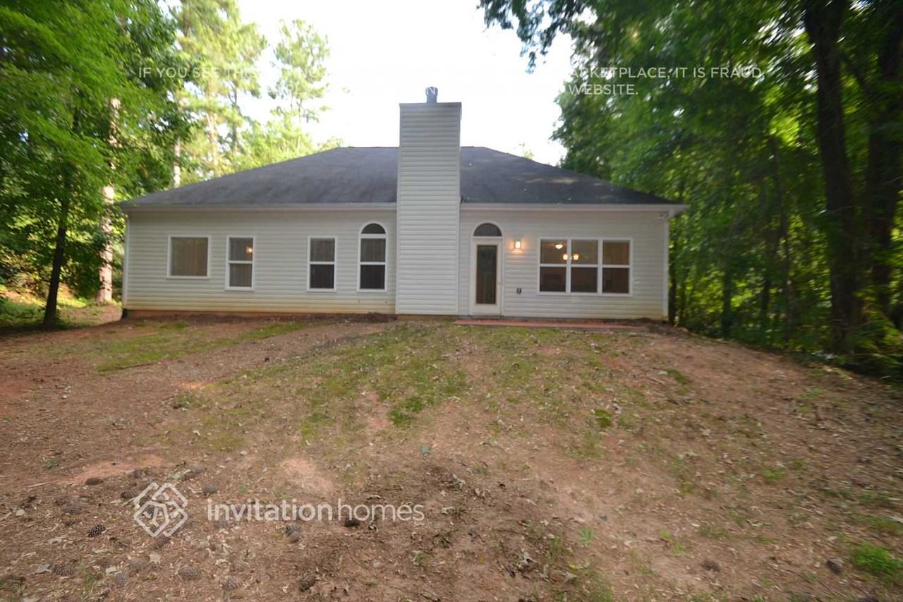 1351 Dillon Rd - Photo 2 of 5
